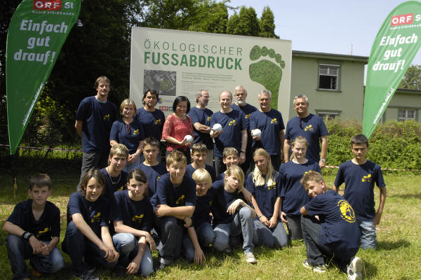 Enthüllung der Infotafel im ORF-Park durch alle Akteure