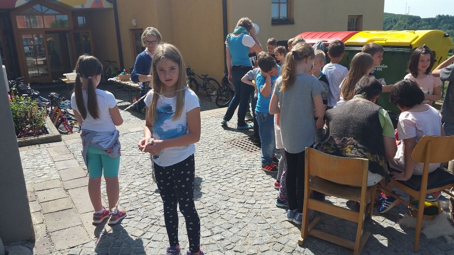 gesponnenen Faden drehen gesponnenen Faden drehen